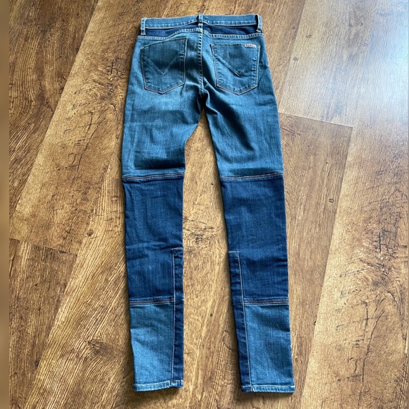 Hudson Skinny Jeans. Size 26. 8.5 inch rise. - Picture 3 of 4